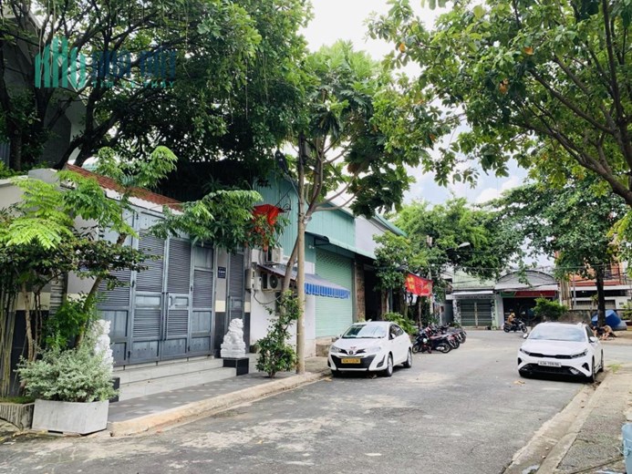 Cần vốn bán gấp nhà xưởng diện tích 186m2 đường Lê Văn Khương , phường Hiệp Thành , quận 12, TPHCM