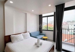 Cho thuê căn hộ dịch vụ với ban công siêu thoáng số 22 Nguyễn Bá Huân, Phường Thảo Điền (Quận 2
