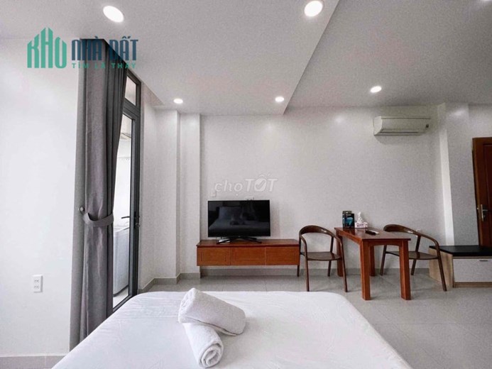 Cho thuê căn hộ dịch vụ với ban công siêu thoáng số 22 Nguyễn Bá Huân, Phường Thảo Điền (Q2 cũ), TP
