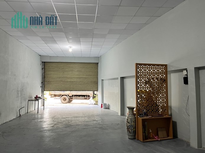 Cần bán căn nhà 30m mặt tiền ngay ngã ba Võ Văn Bích với Bình Mỹ, diện tích lớn 1.400 m2, đã xây