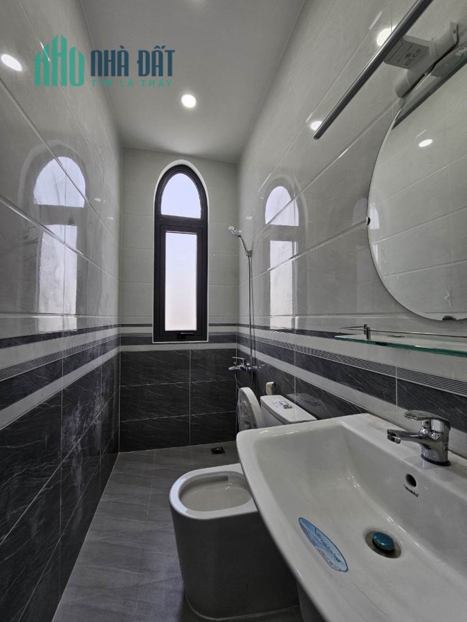 Nhà mới Cao Thắng,Phú Nhuận,33m2 sát bên chợ Phú Nhuận.Lh Công 0909048***