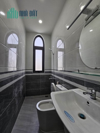Nhà mới Cao Thắng,Phú Nhuận,33m2 sát bên chợ Phú Nhuận.Lh Công 0909048***