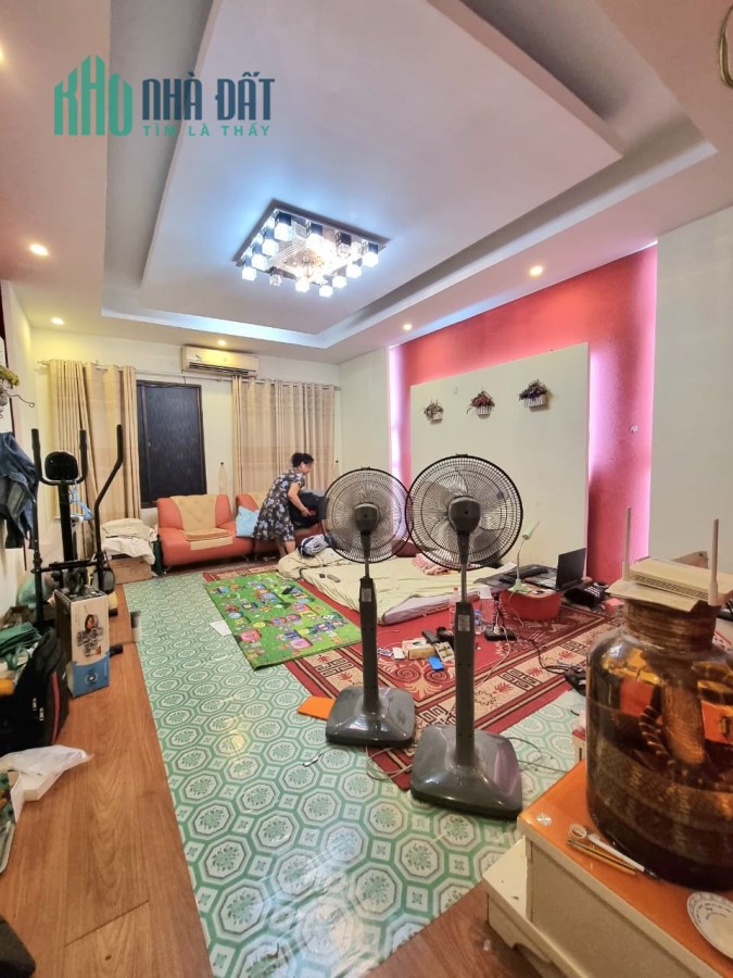 Bán nhà 99m2 phố Nghi Tàm, Tây Hồ Ngõ 2 Ô tô tránh Vỉa hè rộng Kinh doanh siêu tốt 9.9 Tỷ