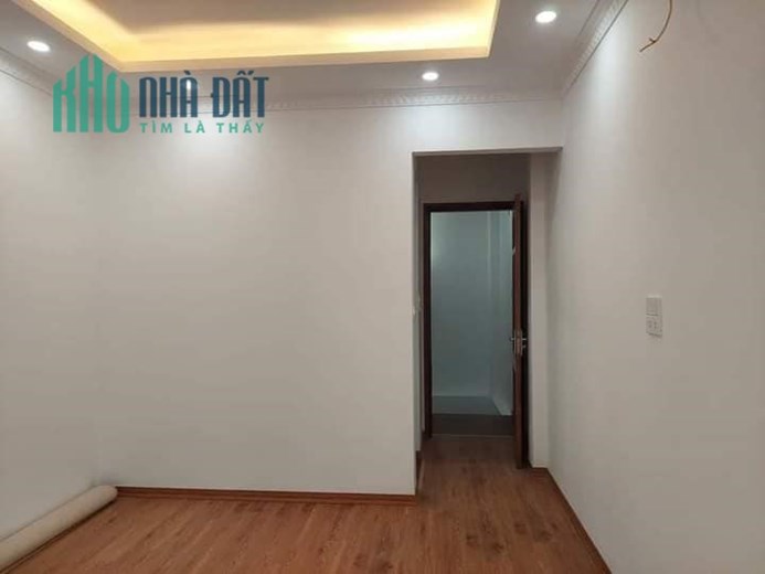 Bán nhà 97m2 phố Nghi Tàm, Tây Hồ Gara Ô tô tránh Vỉa hè Kinh doanh đa dạng 9.5 Tỷ