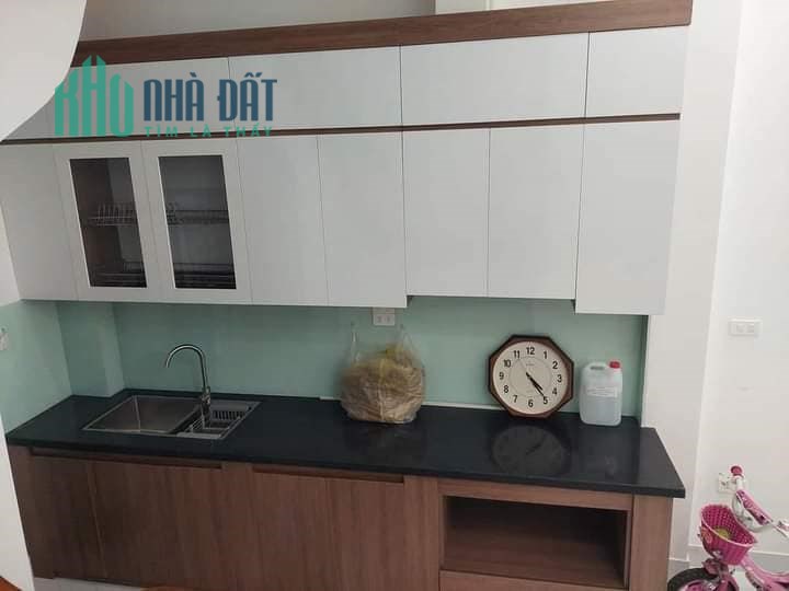 Bán nhà 97m2 phố Nghi Tàm, Tây Hồ Gara Ô tô tránh Vỉa hè Kinh doanh đa dạng 9.5 Tỷ