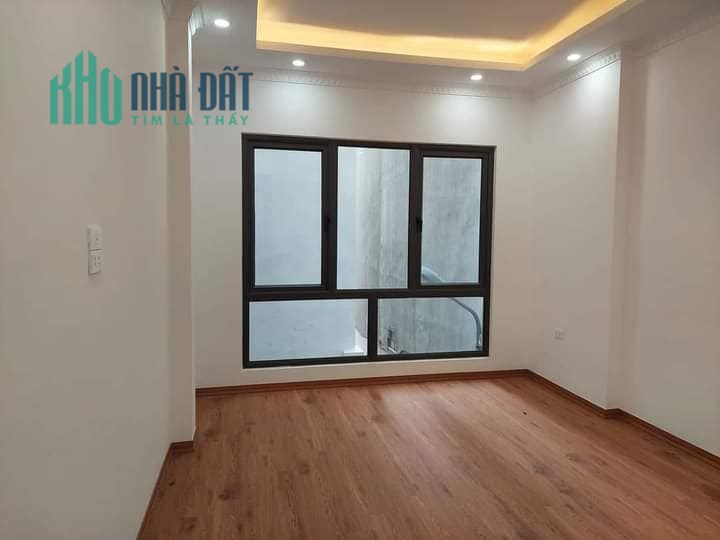 Bán ngôi nhà 98m2 phố Nghi Tàm, Tây Hồ Gara 2 Ô tô tránh Vỉa hè rộng Kinh doanh đỉnh cao 9.8 Tỷ