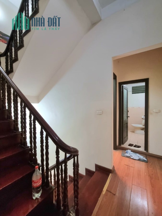 Bán ngôi nhà 99m2 phố Nghi Tàm, Tây Hồ Gara 2 Ô tô Vỉa hè rộng Kinh doanh đa dạng 9.9 Tỷ