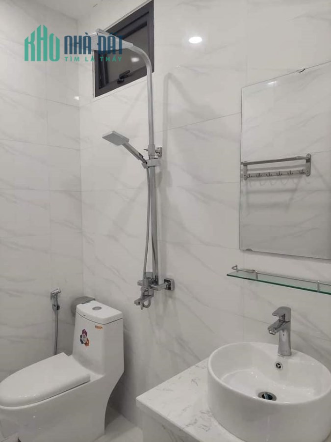 Bán ngôi nhà 97m2 phố Nghi Tàm, Tây Hồ Gara Ô tô tránh Vỉa hè rộng Kinh doanh vô đối 9.8 Tỷ