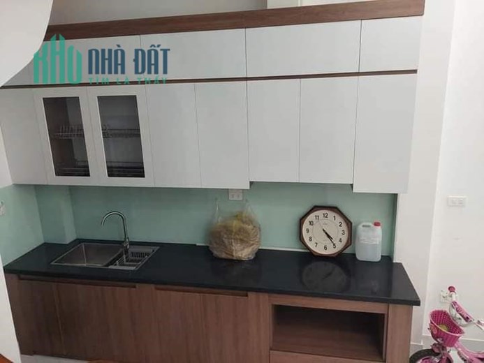 Bán ngôi nhà 95m2 phố Nghi Tàm, Tây Hồ Gara 2 Ô tô tránh Vỉa hè Kinh doanh 9.6 Tỷ