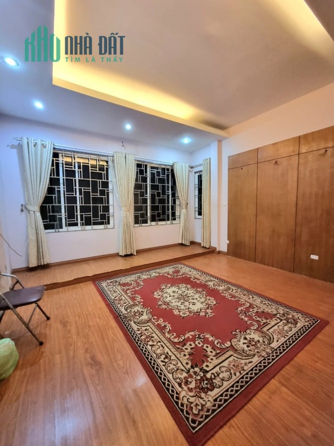 Bán ngôi nhà 99m2 phố Nghi Tàm, Tây Hồ Ngõ 2 Ô tô thông Vỉa hè Kinh doanh tốt 9.6 Tỷ