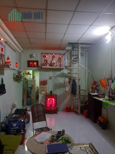 Bán gấp nhà mặt tiền Hụt Lò Siêu Quận 11 38m2 3 tầng BTCT HXH chỉ 4.99 tỷ