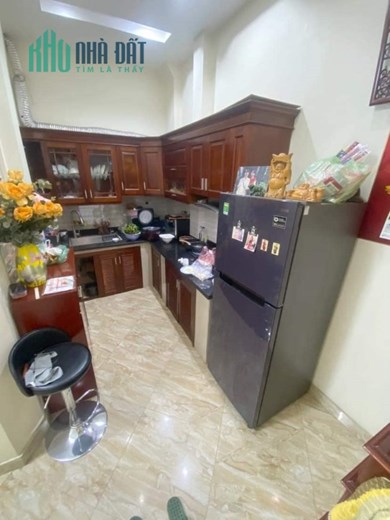 ĐƯỜNG LÁNG BA GÁC ĐỖ CỬA NGÕ THÔNG NHÀ DÂN XÂY 40m 4ty25
