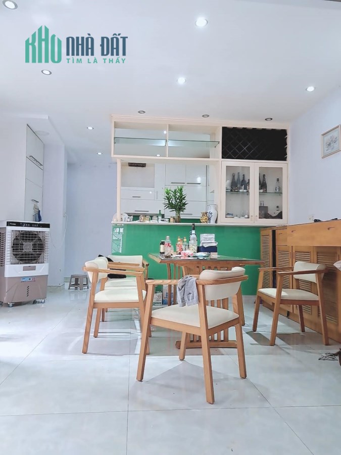 BÁN NHÀ 3 TẦNG - SÁT KDC SÔNG ĐÀ - SÂN OTO - 4PN - BAN CÔNG TRƯỚC SAU - GẦN 80M2 - HƠN 5 TỶ