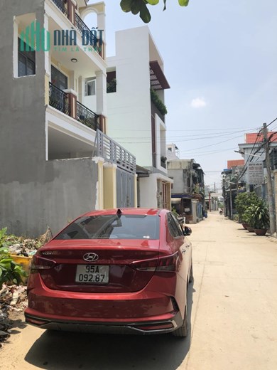 BÁN NHÀ KHU PHÂN LÔ - 3 TẦNG - 4PN - NGANG 4.5M - HXH - CẦU VƯỢT BÌNH PHƯỚC - NHÍCH 5 TỶ