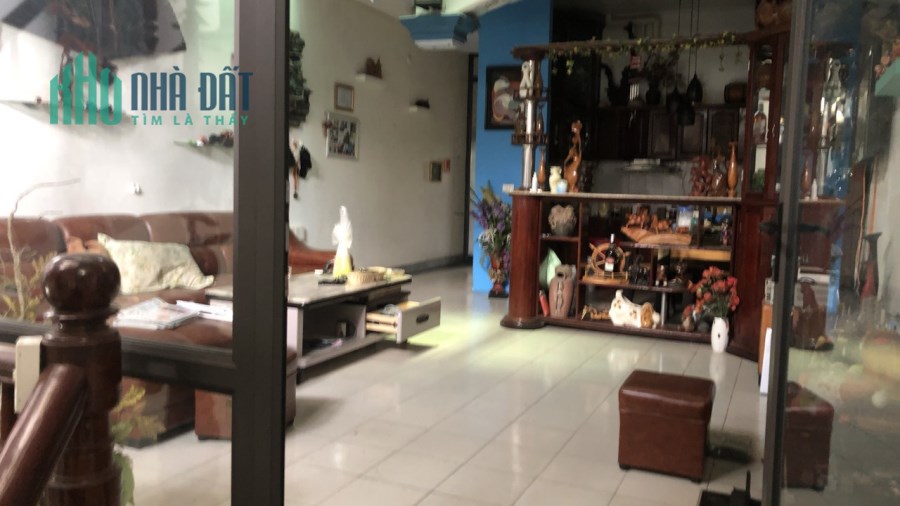 Bán nhà 4 tầng gần 100m2 mặt đường Trần Phú, TP Vinh