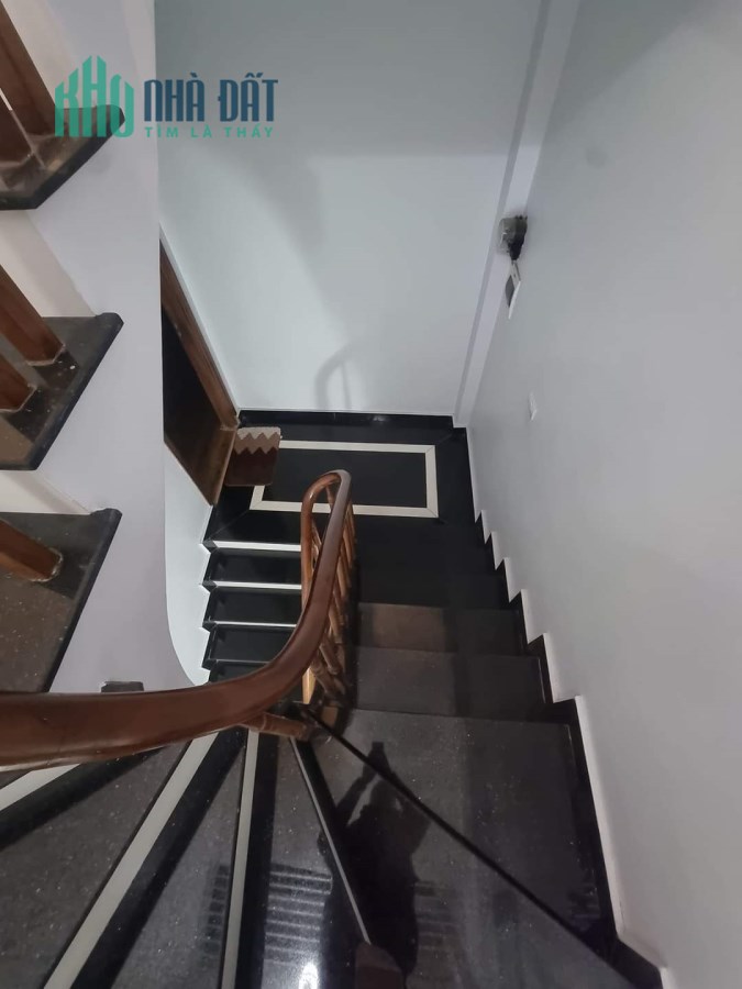 Bán Nhà Xuân Phương, Ô Tô Đỗ Cách 30M, Gần Nhổn, full Nội Thất. Dt 33m2 x 5T. Giá 2.7Tỷ.