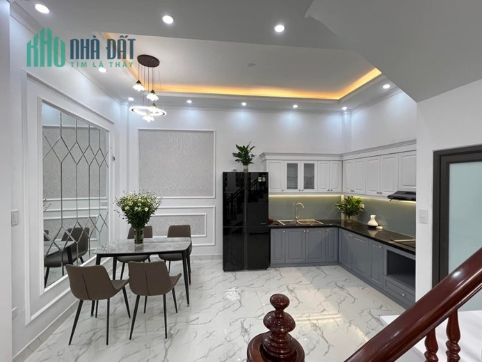 Bán Nhà Nhân Chính Quận Thanh Xuân, Ngõ rộng thênh thang, gần Phố. 49m x5 tầng. MT4m