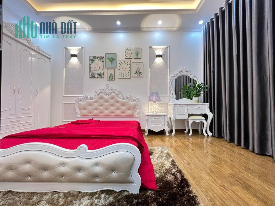 Bán Nhà Nhân Chính Quận Thanh Xuân, Ngõ rộng thênh thang, gần Phố. 49m x5 tầng. MT4m