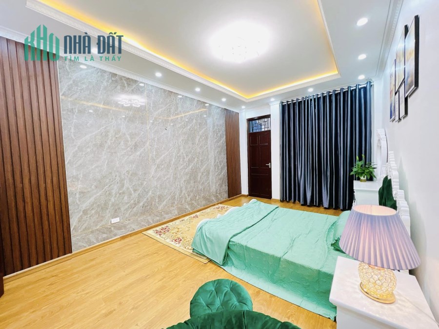 Bán Nhà Nhân Chính Quận Thanh Xuân, Ngõ rộng thênh thang, gần Phố. 49m x5 tầng. MT4m