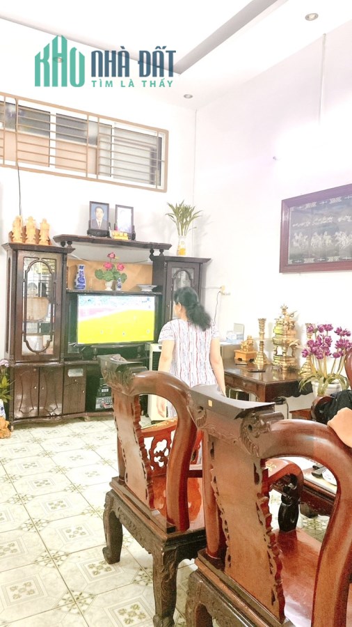 Bán nhà 1 trệt 1 lầu HXH 90m2, 3PN Lã Xuân Oai quận 9. Chỉ 4.3 tỷ