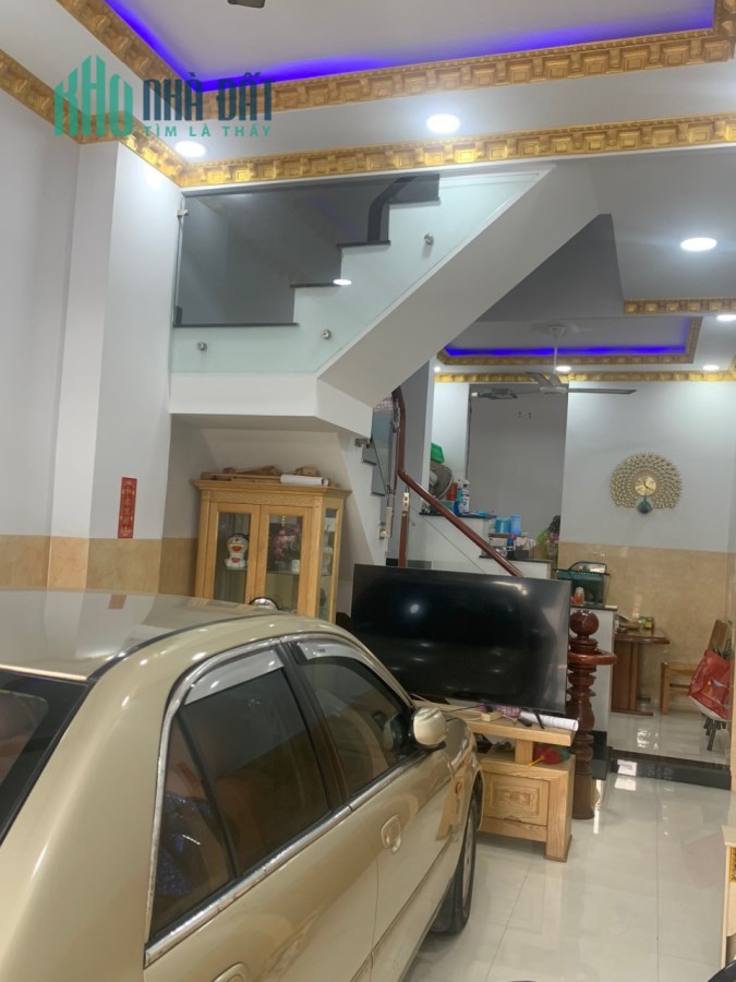 Nghỉ hưu về quê. Bán nhà 45m2 HXH 5m 3 tầng 4 phòng Lê Văn Việt. Chỉ  4.3 tỷ