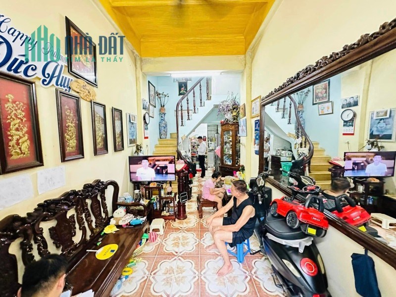 Bán nhà phố Quan NhânThanh Xuân 30m 4 tầng 3PN ngõ nông rộng ô tô đỗ cổng ở ngay nhỉnh 3 tỷ lh