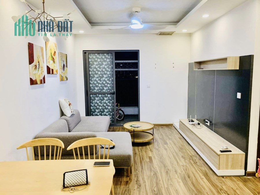 Chính chủ bán Chung cư Golden Palm 21 Lê Văn Lương, Thanh Xuân, 81m2, vị trí đẹp, view thoáng.