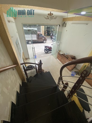 Phố Cự Lộc Thanh Xuân 50m 3 tầng mặt tiền 4.2m ngõ nông gần phố nhỉnh 5 tỷ lh 0817606560