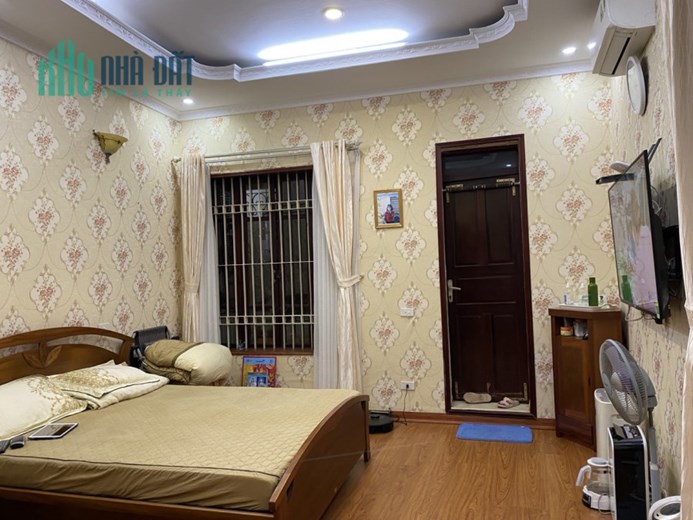 Cho thuê nguyên căn Trần Thái Tông, 40m 4T. Oto, KDVP, full đồ. 16tr