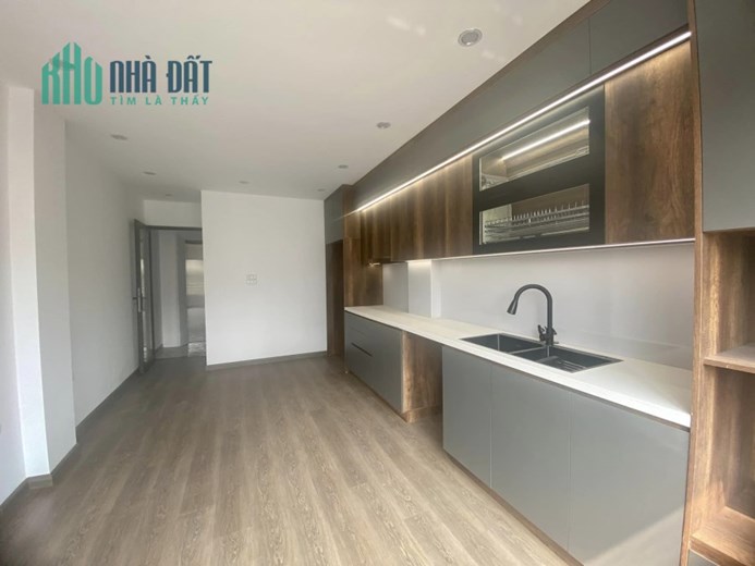 Bán Apartment 162m2 phố Nghi Tàm, Tây Hồ Gara 2 Ô tô Thang máy Nhập khẩu Dòng tiền 10% 16.9 Tỷ