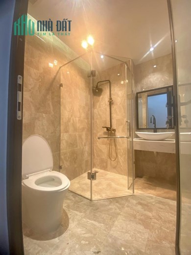 Bán HomeStay 163m2 phố Nghi Tàm, Tây Hồ Gara 2 Ô tô tránh Thang máy Nhập khẩu Dòng tiền 1.5 tỷ/năm