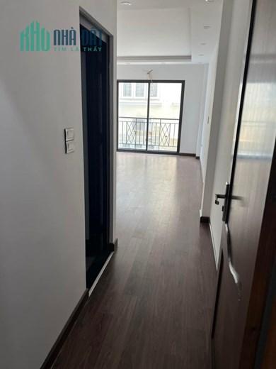 Bán HomeStay 163m2 phố Nghi Tàm, Tây Hồ Gara 2 Ô tô tránh Thang máy Nhập khẩu Dòng tiền 1.5 tỷ/năm