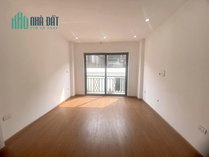 Bán tòa nhà 162m2 phố Nghi Tàm, Tây Hồ Gara 2 Ô tô tránh Thang máy Dòng tiền 10% 16.7 Tỷ