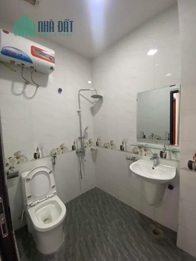 Bán nhà 68m2 phố Nghi Tàm, Tây Hồ 6 tầng Thang máy 10m Ngõ 2 Ô tô tránh 6.4 Tỷ