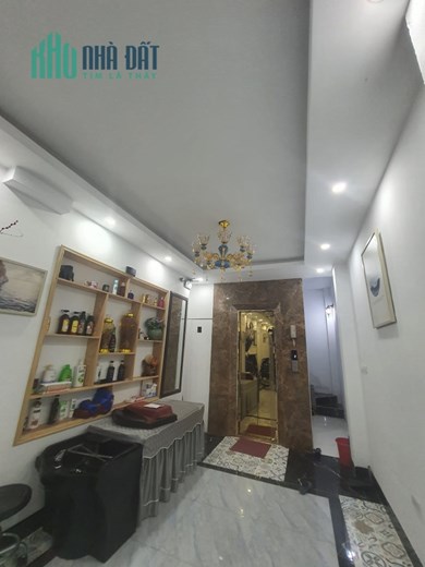 Bán nhà 69m2 phố Nghi Tàm, Tây Hồ 6 phòng Thang máy Ô tô tránh 10m 6.3 Tỷ