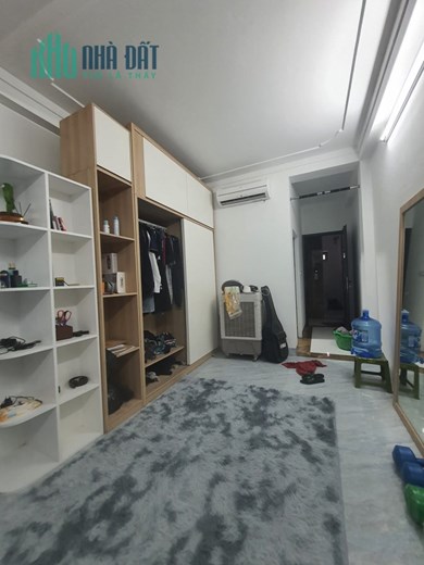 Bán căn nhà 65m2 phố Nghi Tàm, Tây Hồ 6 tầng Thang máy 2 Ô tô tránh 10m 6.1 Tỷ