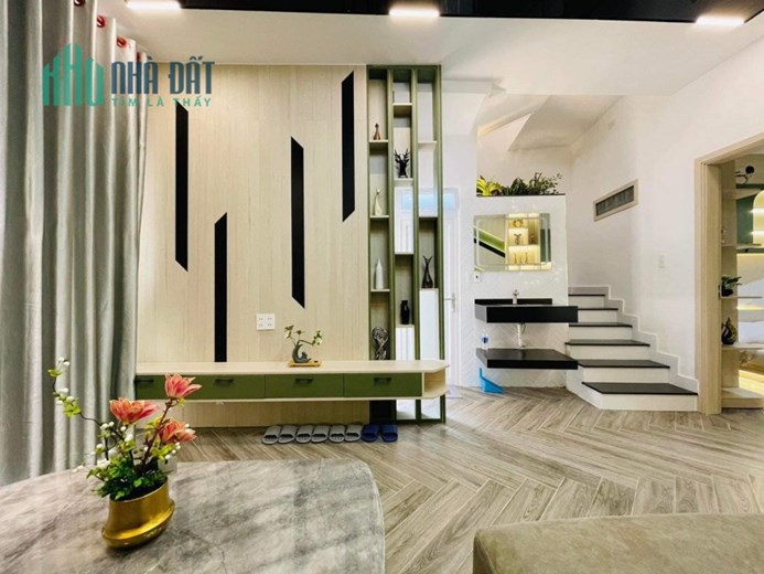 NHÀ ĐẸP 3 TẦNG FULL NỘI THẤT SÁT ĐƯỜNG ĐINH TIÊN HOÀNG DỌN VÀO Ở NGAY