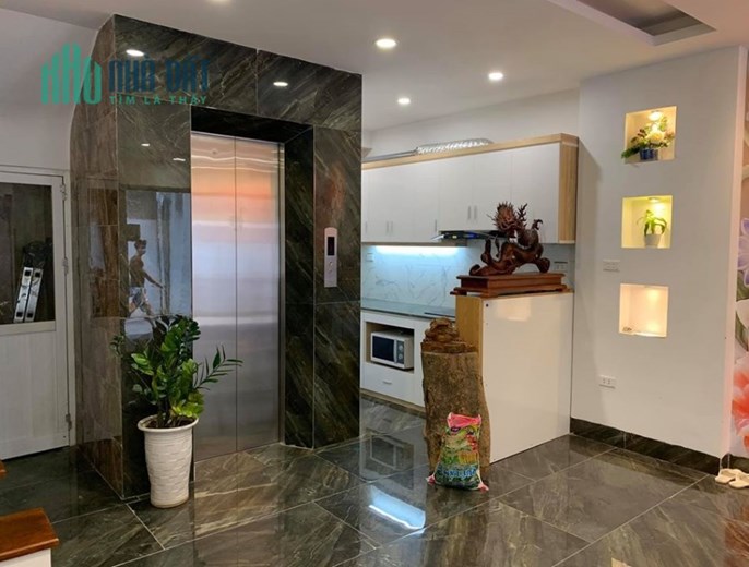 Bán nhà phố NHÂN HÒA, 6 tầng THANG MÁY,sát ÔTÔ,38m2 giá 5 tỷ8