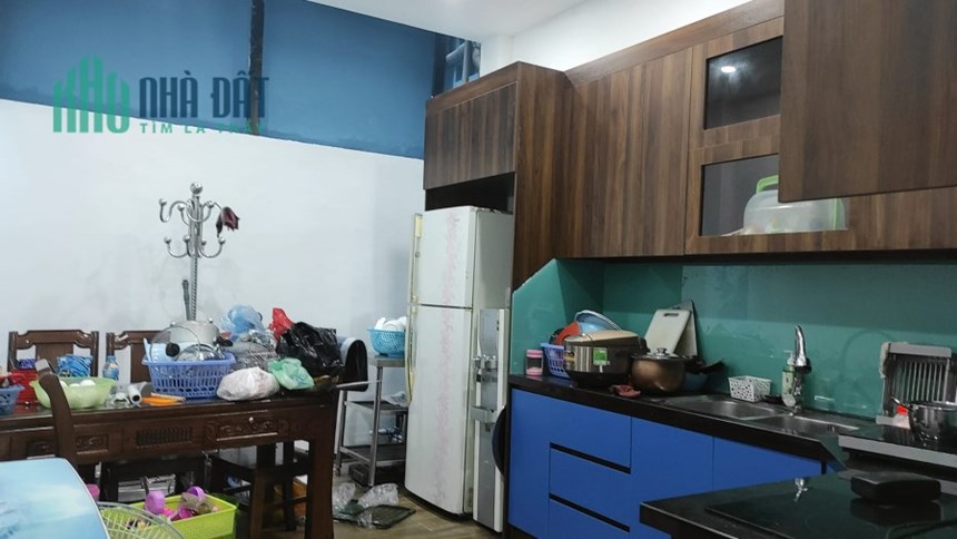 BÁN NHÀ PHỐ BỒ ĐỀ, DT 60M, 4 TẦNG, GIÁ CHỈ 6 TỶ 6, NHÀ MỚI,NGÕ THÔNG Ô TÔ ĐỖ CỔNG.