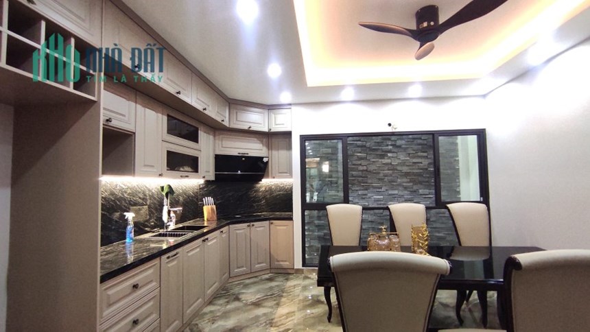 NHÀ ĐẸP  BỒ ĐỀ DT65 M 6 TẦNG GIÁ 12 TỶ,FULL NỘI THẤT GARA Ô TÔ THANG MÁY NHẬP KHẨU.