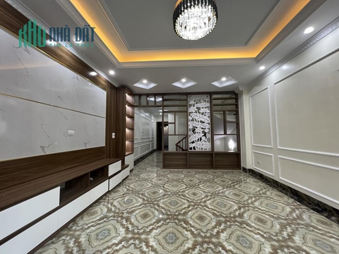 BÁN NHÀ PHỐ NGUYỄN VĂN CỪ, DT 85M, 6T, GIÁ NHỈNH 10 TỶ, NHÀ ĐẸP, THANG MÁY, 2 Ô TÔ NGỦ TRONG NHÀ