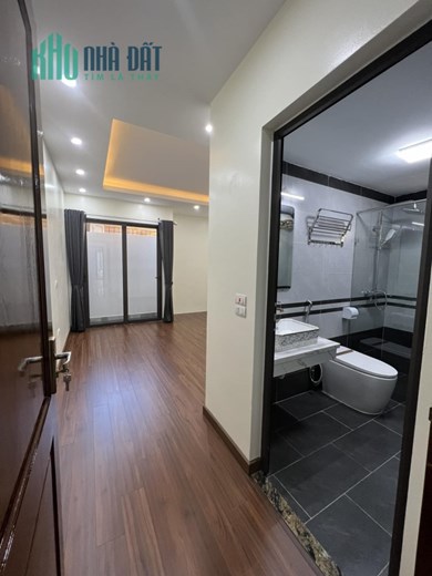 BÁN NHÀ PHỐ NGUYỄN VĂN CỪ, DT 85M, 6T, GIÁ NHỈNH 10 TỶ, NHÀ ĐẸP, THANG MÁY, 2 Ô TÔ NGỦ TRONG NHÀ