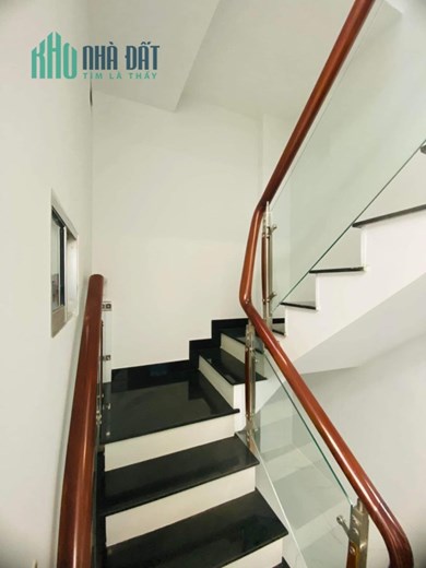 Bán nhà Mặt Tiền Phường 1 Gò Vấp, 45m2- 2 tầng, rẽ như hẻm.