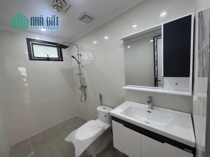 SIÊU PHẨM BỒ ĐỀ  -  NHÀ ĐẸP LUNG LINH-  NỘI THẤT XỊN XÒ- NHỈNH 4 TỶ
- CÁCH 5M RA MẶT PHỐ LÂM DU