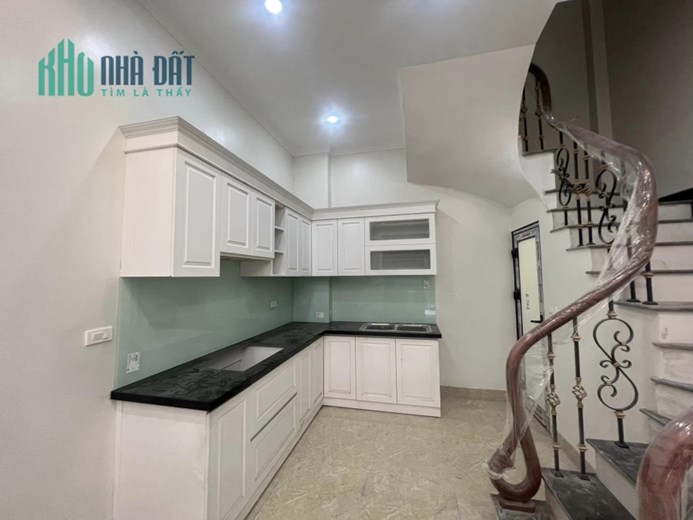SIÊU PHẨM BỒ ĐỀ  -  NHÀ ĐẸP LUNG LINH-  NỘI THẤT XỊN XÒ- NHỈNH 4 TỶ
- CÁCH 5M RA MẶT PHỐ LÂM DU