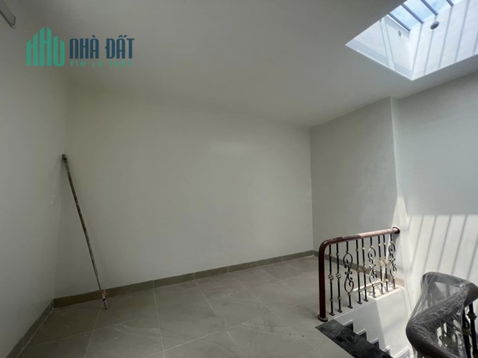 SIÊU PHẨM BỒ ĐỀ  -  NHÀ ĐẸP LUNG LINH-  NỘI THẤT XỊN XÒ- NHỈNH 4 TỶ
- CÁCH 5M RA MẶT PHỐ LÂM DU