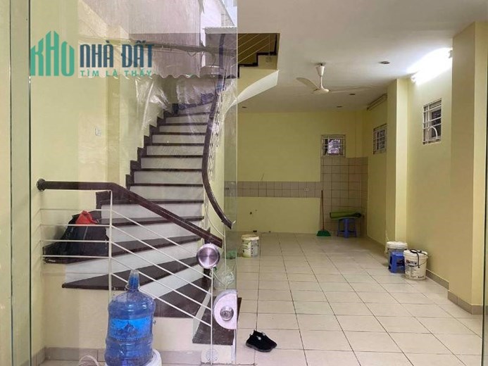 Cho thuê nhà riêng,tại ngõ 105 phố Láng Hạ, quận Đống Đa, diện tích 50m2x4 tầng, mặt tiền 4,5m