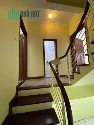 Cho thuê nhà riêng,tại ngõ 105 phố Láng Hạ, quận Đống Đa, diện tích 50m2x4 tầng, mặt tiền 4,5m