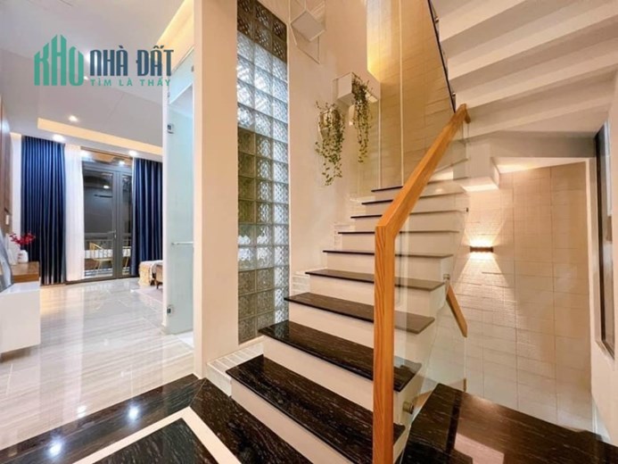 BÁN NHÀ TÂN HƯNG THUẬN, Q12,  5,5 x14 m, 3 TẦNG, HẺM 8m,  ĐẸP, CHỈ HƠN  4 TỶ
