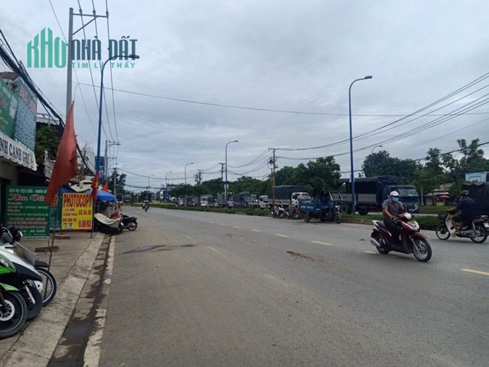 Bán gấp nhà tỉnh lộ 10, ngay cầu sáng 5.1*37 11.450 tỷ